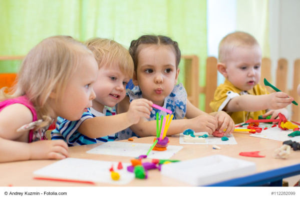 Dieses Bild zeigt Kinder beim Spielen (Foto: Fotolia)