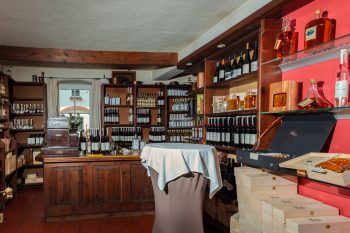 Dieses Bild zeigt Schnäpse von der Brennerei Andre Christon.