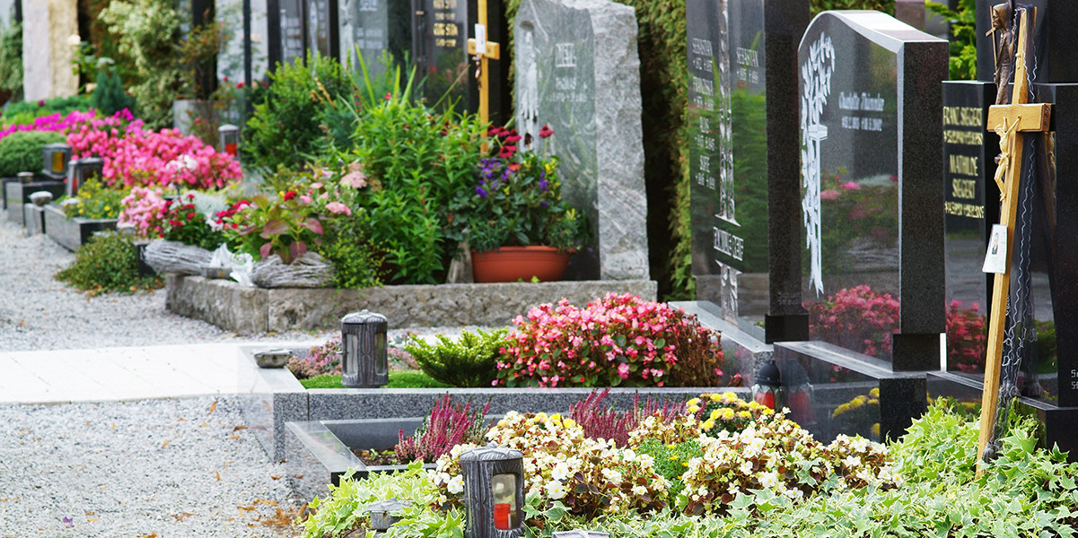 Dieses Bild zeigt einen Friedhof.