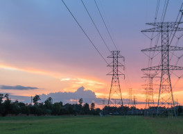 Dieses Bild zeigt Strommasten.