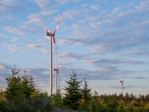 Vorübergehende Wegsperre beim Zugang zum Windpark über das Parzertal