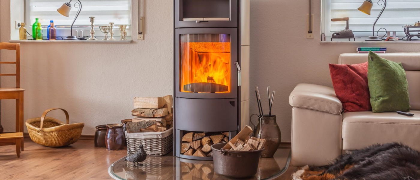 Dieses Bild zeigt einen brennenden Kamin.