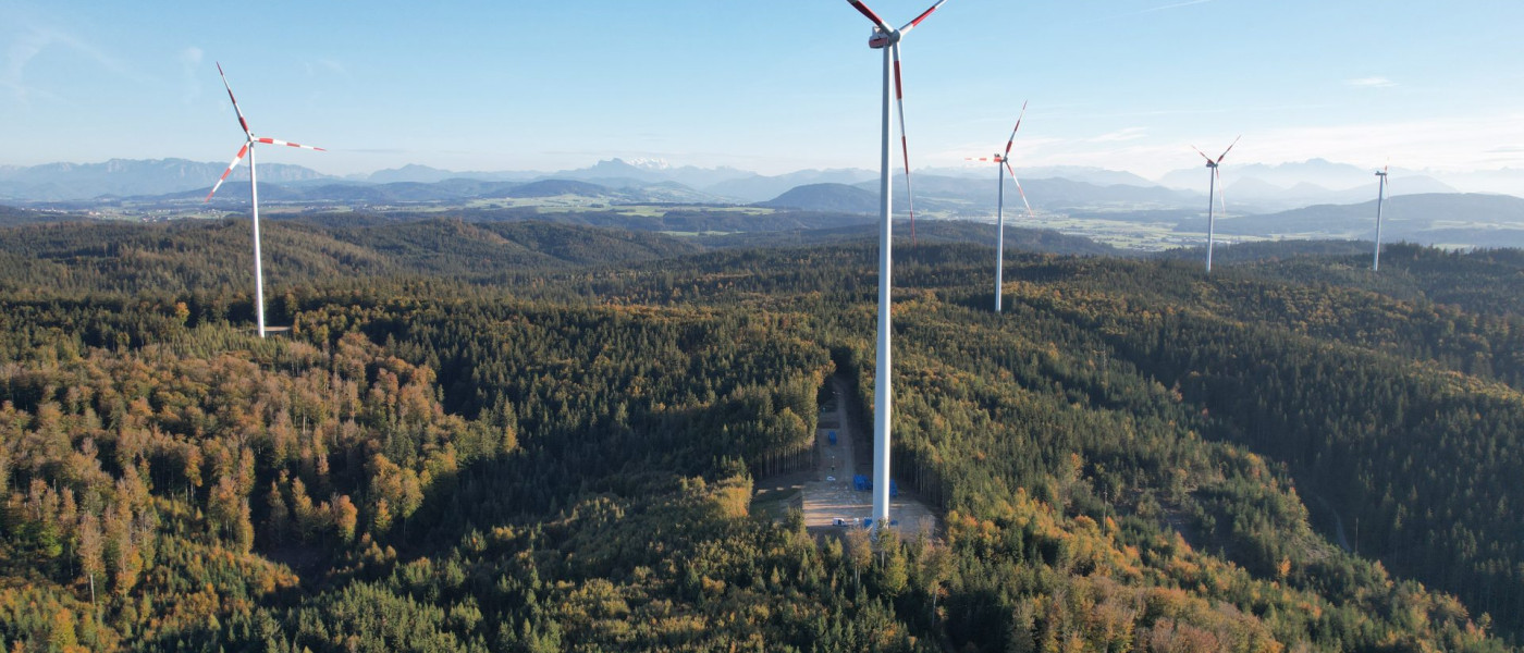 Dieses Bild zeigt das 6. Windrad im Windpark Munderfing.