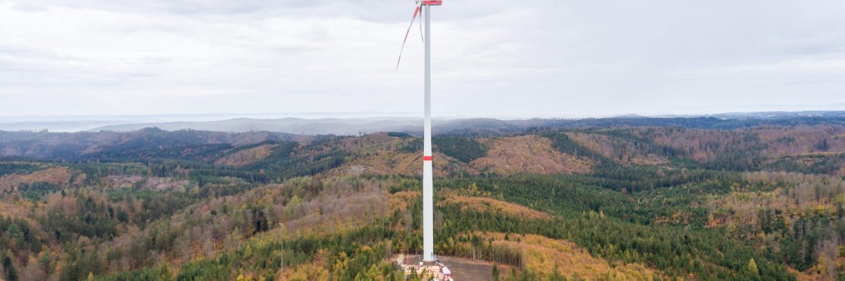 Dieses Bild zeigt das 6. Windrad in Munderfing. @Abimago.Pictures