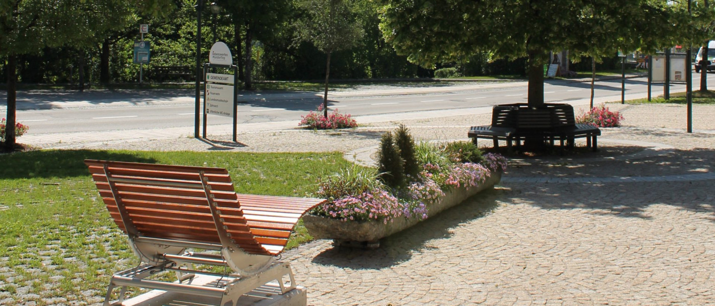 Dieses Bild zeigt den Dorfplatz der Gemeinde Munderfing.