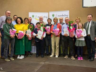 Dieses Bild zeigt die Gewinner der Blumenschmuckaktion.