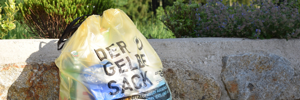 gelber Sack zum Plastikmüll sammeln