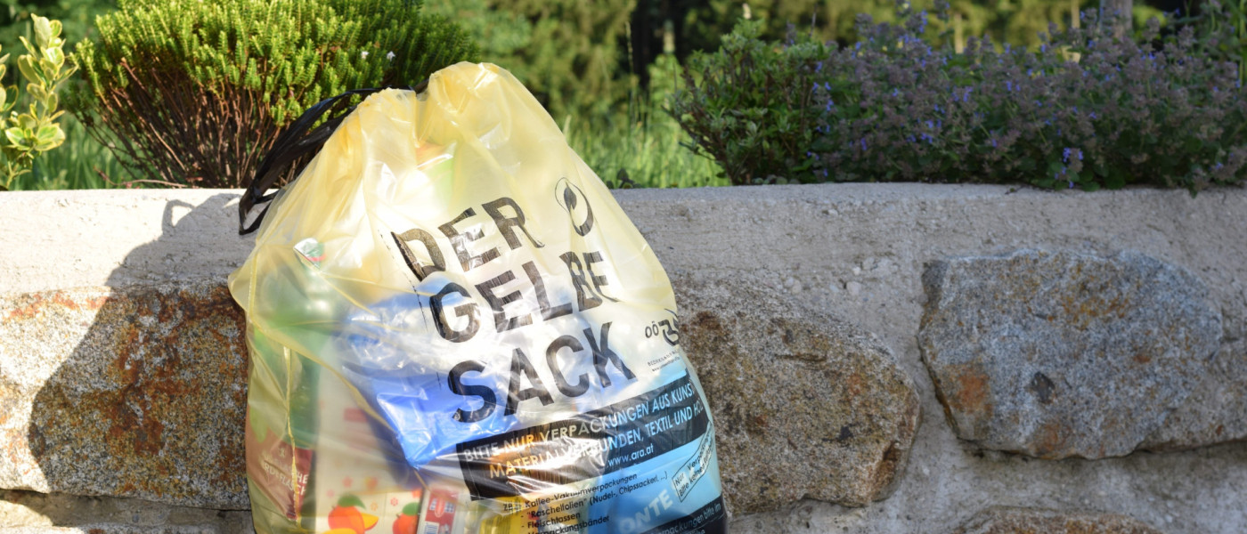 gelber Sack zum Plastikmüll sammeln
