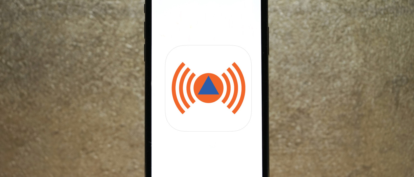 das Logo des Zivilschutzes auf einem Handy