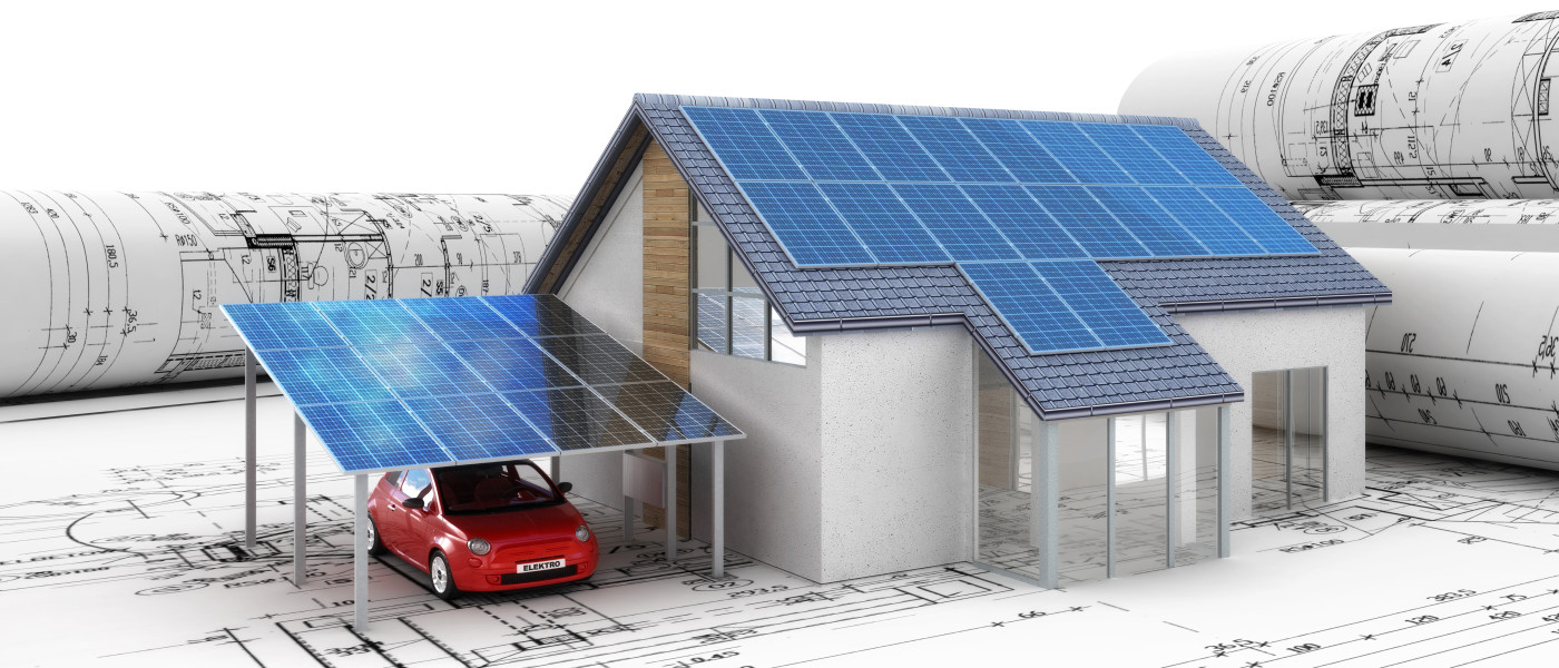 Haus mit Carport mit Photovoltaikanlagen am Dach.