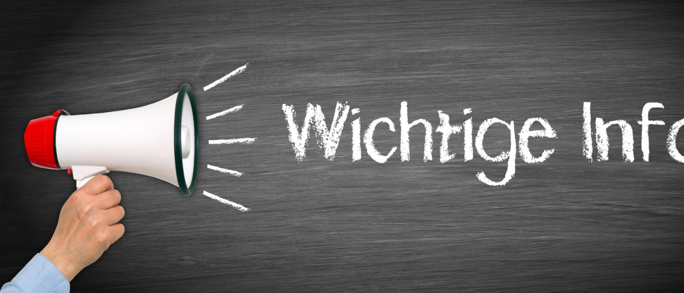 Schild mit der Aufschrift "Wichtige Information"