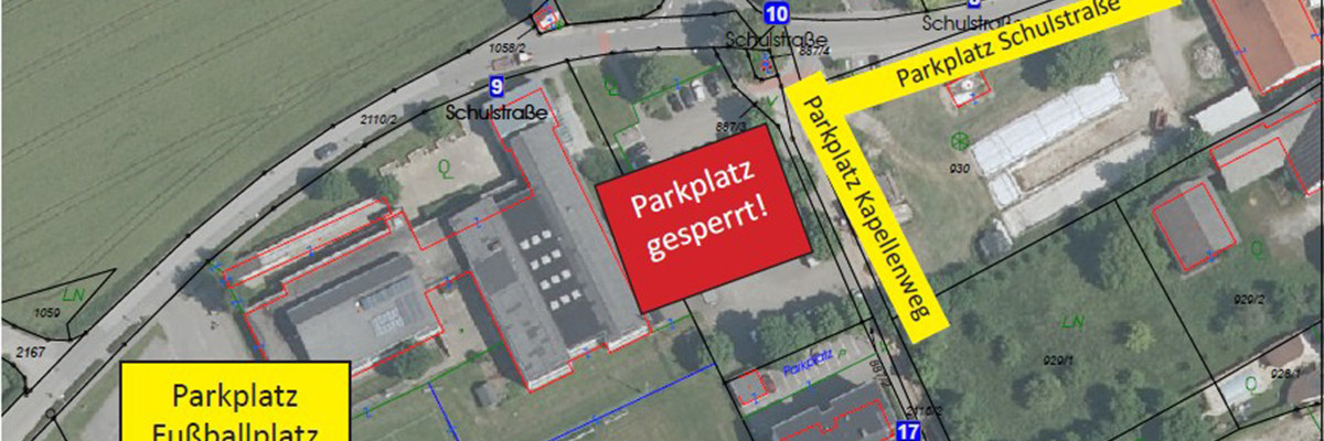 Orthofoto Schulparkplatz aufgrund von Bauarbeiten gesperrt