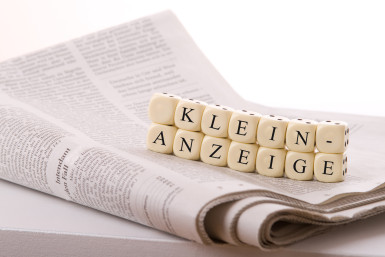 Würfel mit der Aufschrift Kleinanzeigen