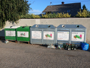Volle Glascontainer beim Musikerheim
